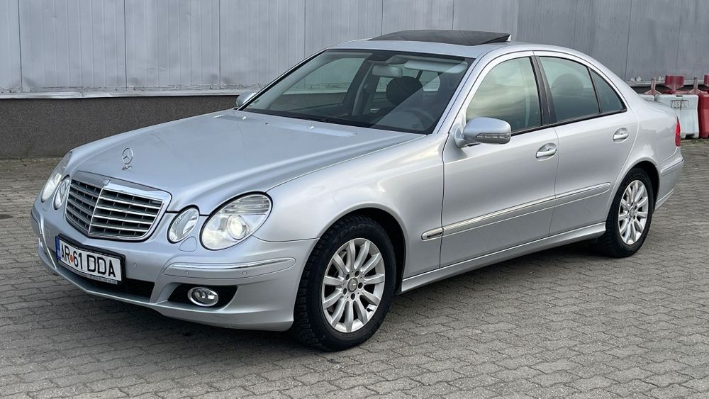 Mercedes E300 BLUETEC - Model Elegance/ Full Option