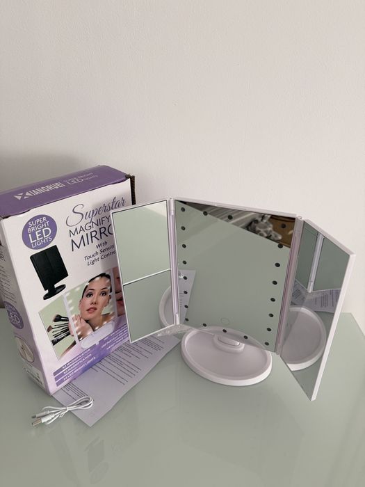 Oglinda cosmetica LED, rotativa, iluminare reglabila, zoom 2x si 3x