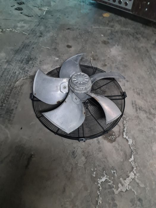 Продам двигатели и винтеляторы к Чиллеру 4 шт. Б/У