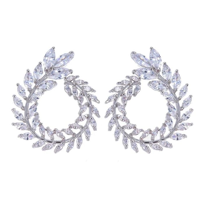 Стилни обеци / обеци