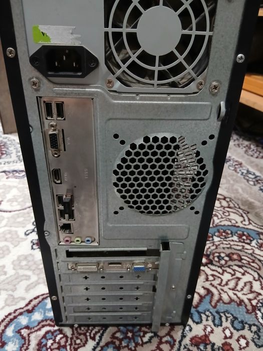 Компьютер с монитором