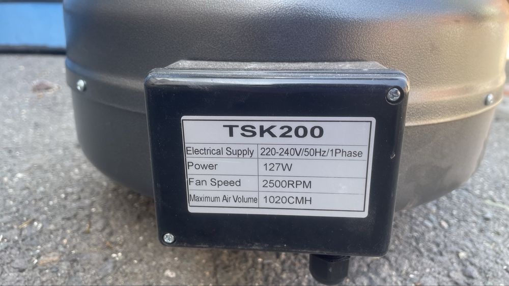 Продам вытяжку 35000