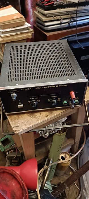 Multimetru digital romanesc