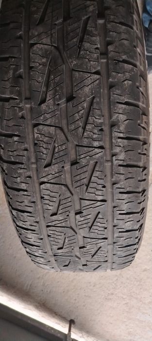 Продается шины 265/65/17 4шт