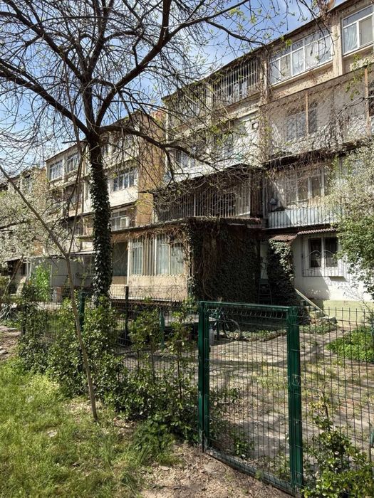 Максим Горький Продается Поднежилой