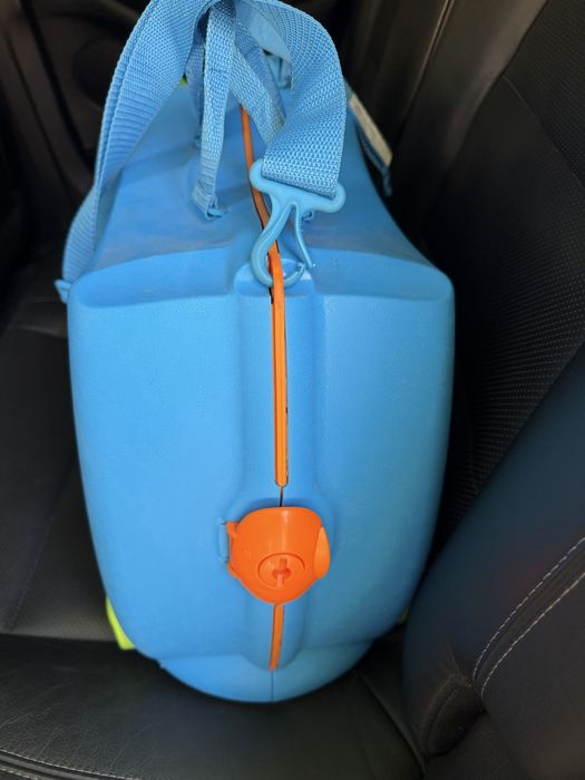 Продам детский чемодан trunki