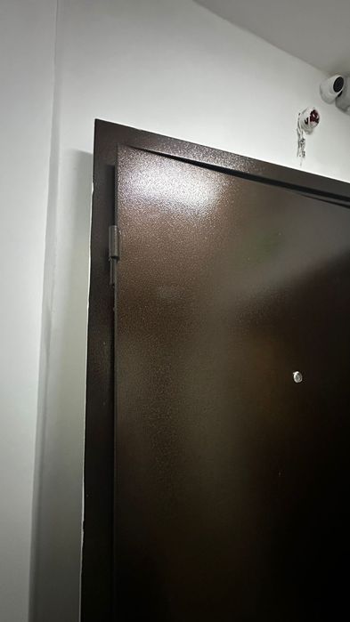 Продам входную дверь