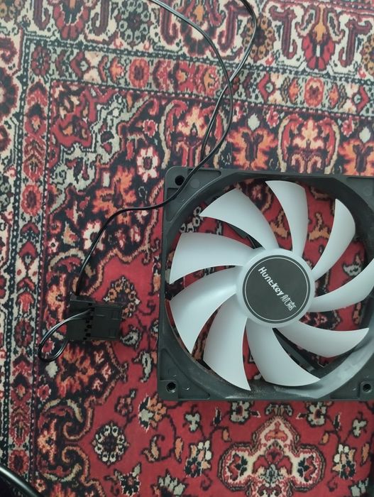 Вертушка huntkey корпусный вентилятор