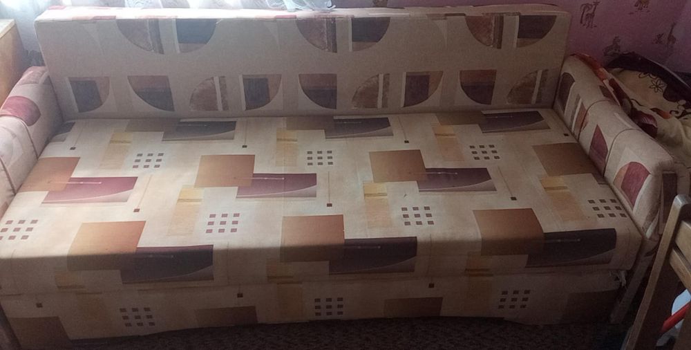 Разтегателен диван