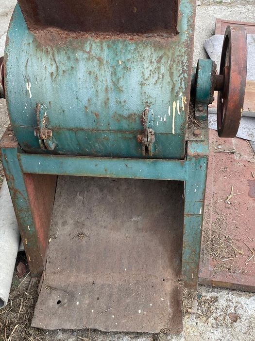 Продам дробилку советская