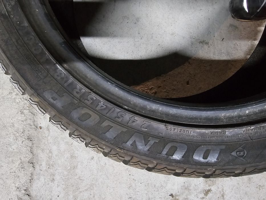 245 45 R 18 Dunlop iarna