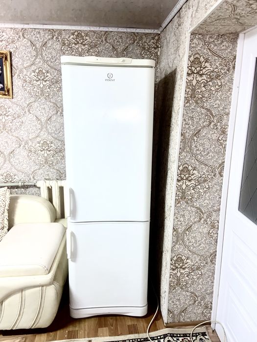 Продам холодильник Индезит