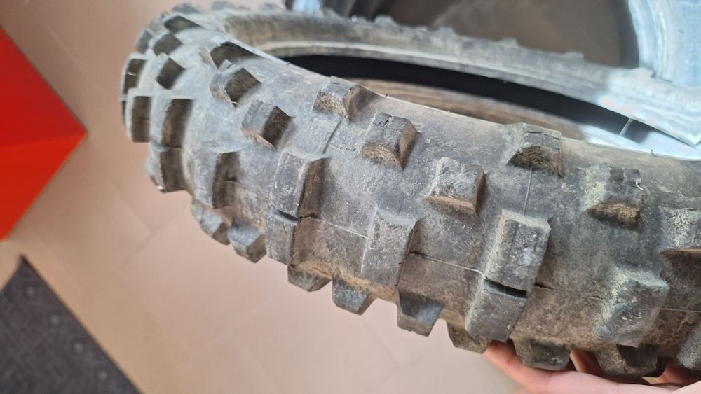 Pentru cro ss 18 19 si 21 fata spate