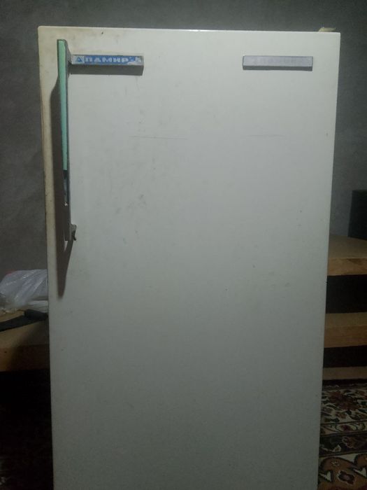 Xoladelnik  sotiladi  yaxshi xolatda