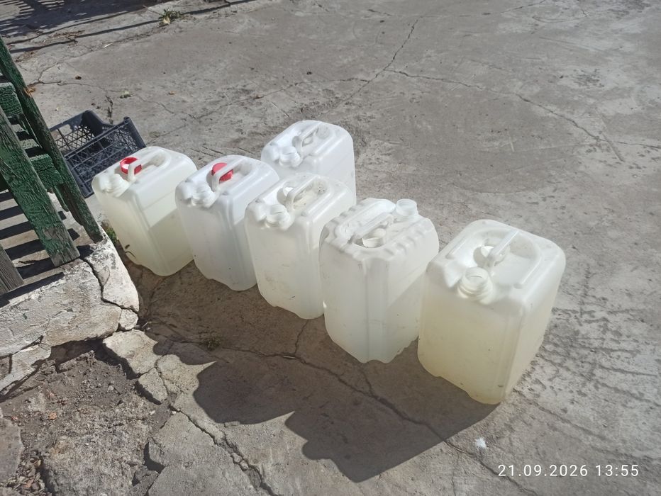 Канистры пластиковые 10 л