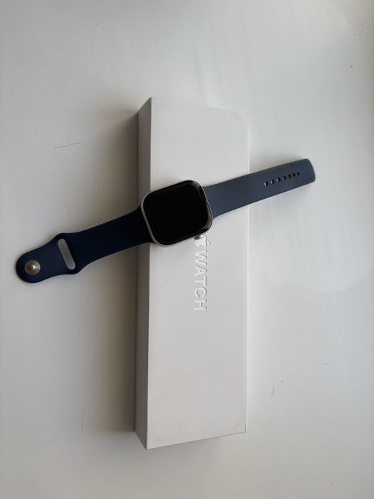 Продам apple watch 10