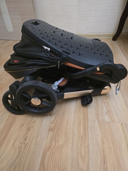 Прогулочная коляска в идеальном состоянии.