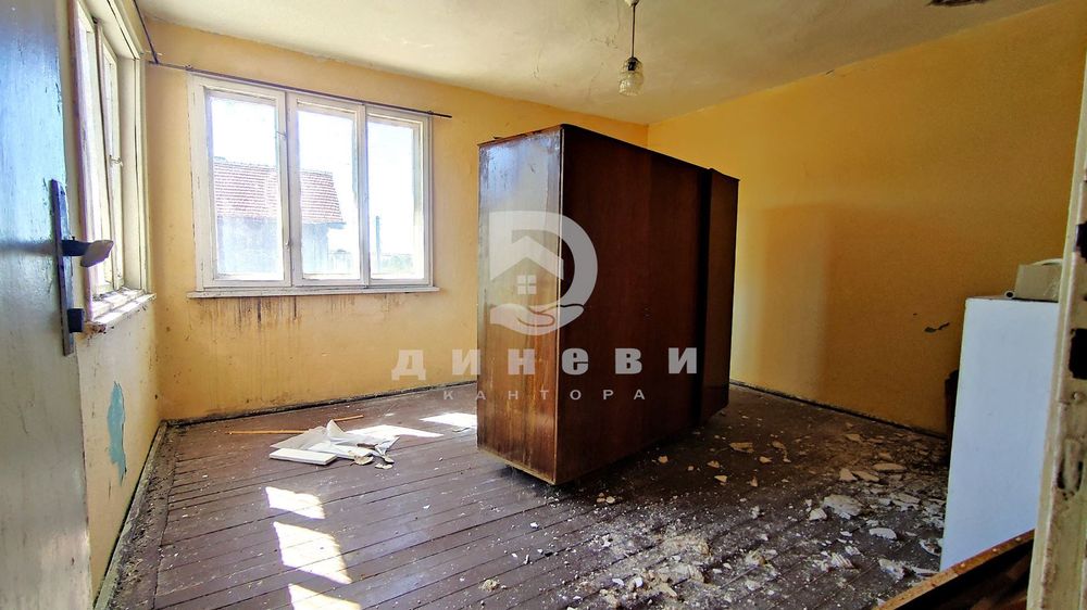 Къща в Стара Загора, област-с.Тракия площ 115 цена 43500