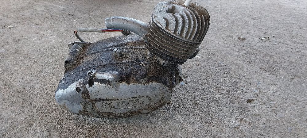 Motor moped Metrom recondiționat în Italia, complet – ideal restaurare / piese