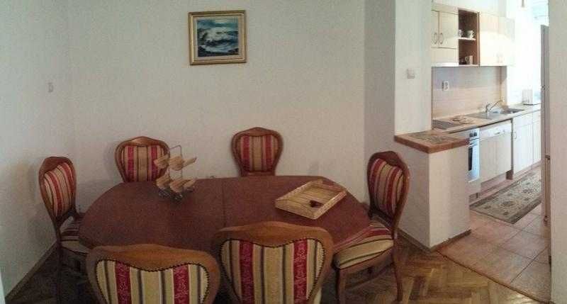 Просторен тристаен апартамент в Лазур