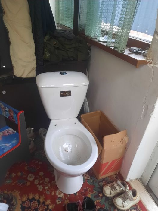 новый унитаз. керамика.