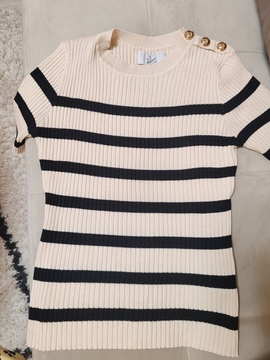 Пуловер с къс ръкав