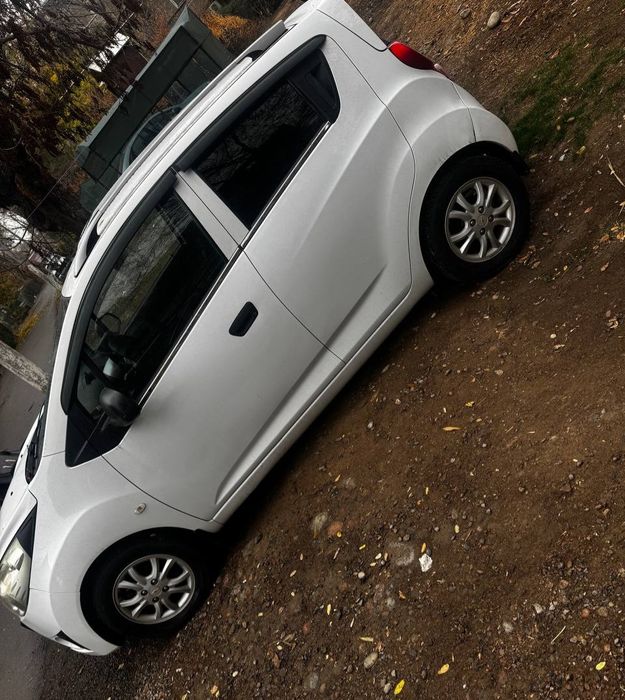 Chevrolet Spark 2011 года Автомат