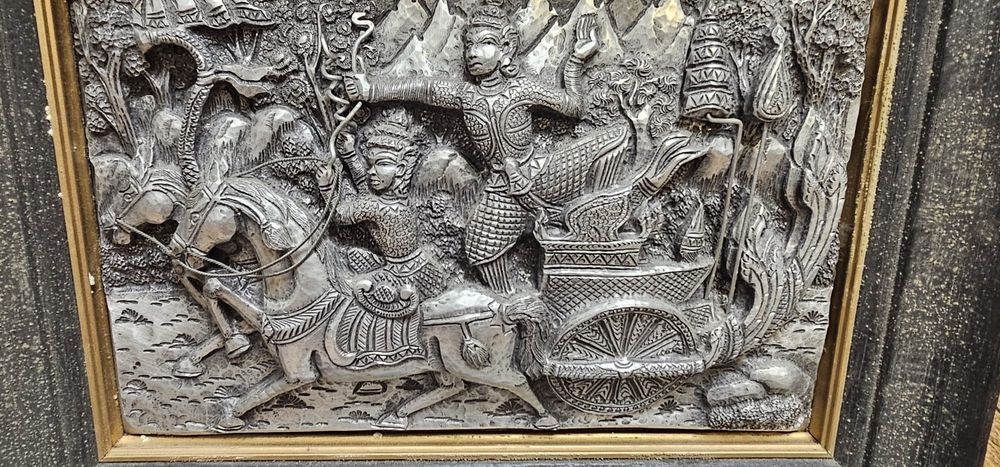 Tablou Basorelief Metalic Thailanda – Scenă Mitologică Ramakien / Ramayana