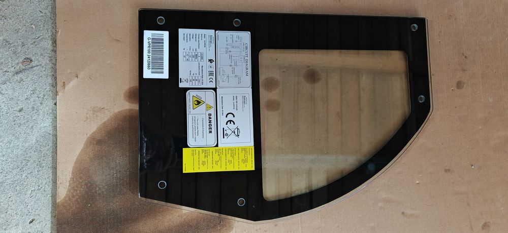 Sticla laterale si geam vitrine pt.spatii comerciale