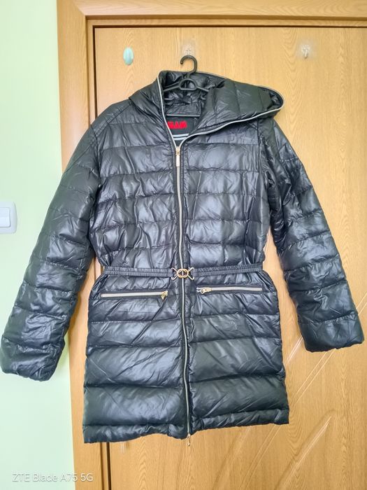 Яке с Гъши пух, размер М
Има качулка

Много леко

5 евро