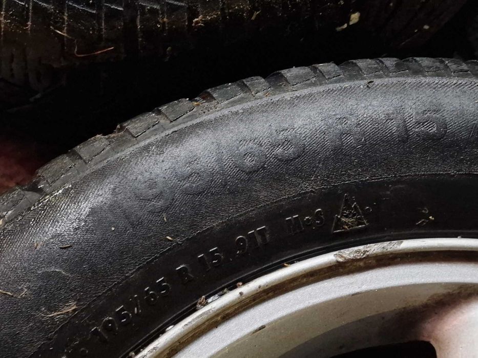 Зимни гуми (Continental/Nexen) 195/65/R15 / 4x100