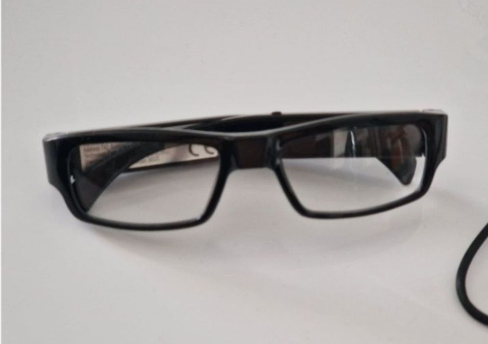 Canera spion - ochelari cu slot de card de memorie