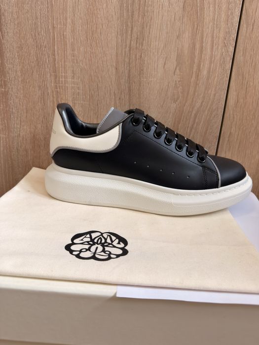 Adidasii de barbati Alexander Mcqueen negrii