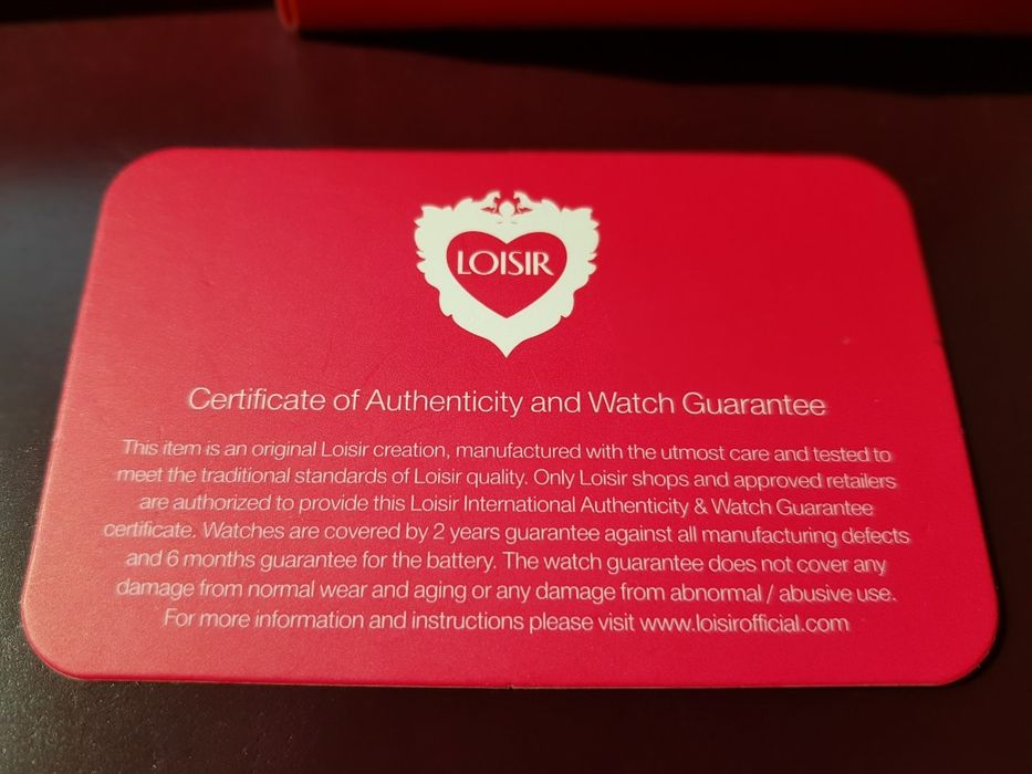 Продавам дамски часовник Loisir - сертификат и луксозна кутия.