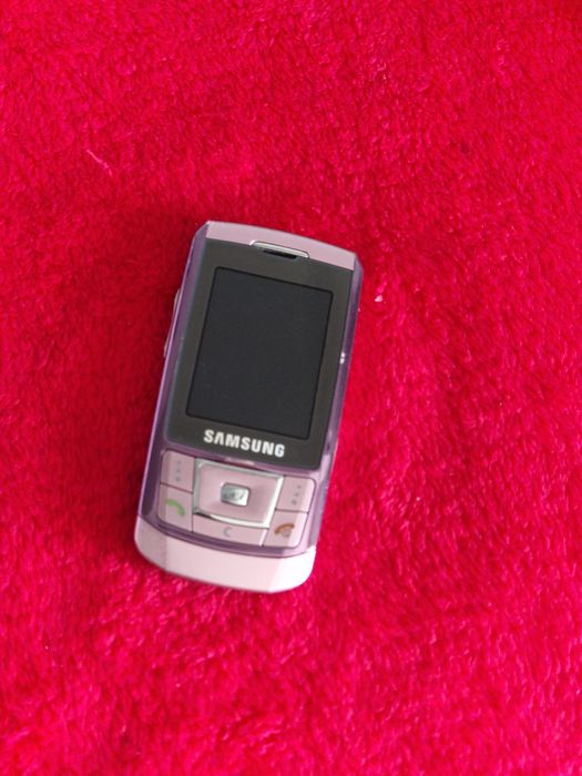Telefon slide cu probleme la încărcare