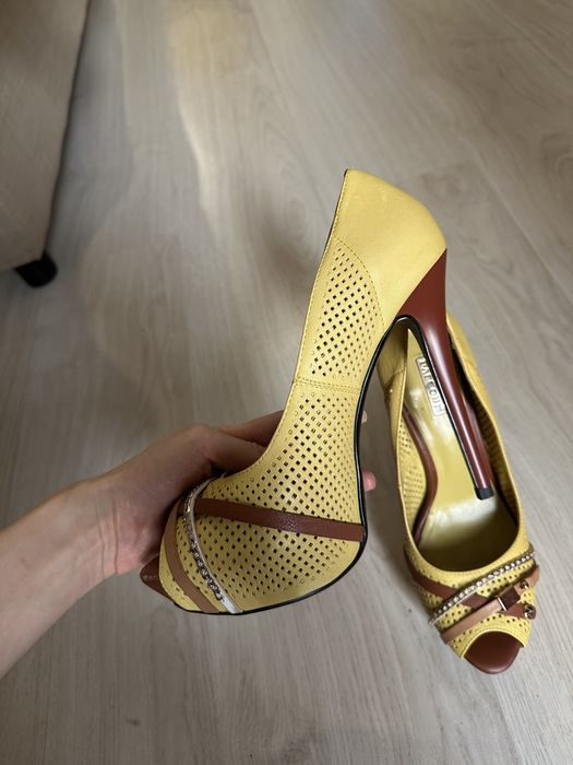Туфли шпильки
