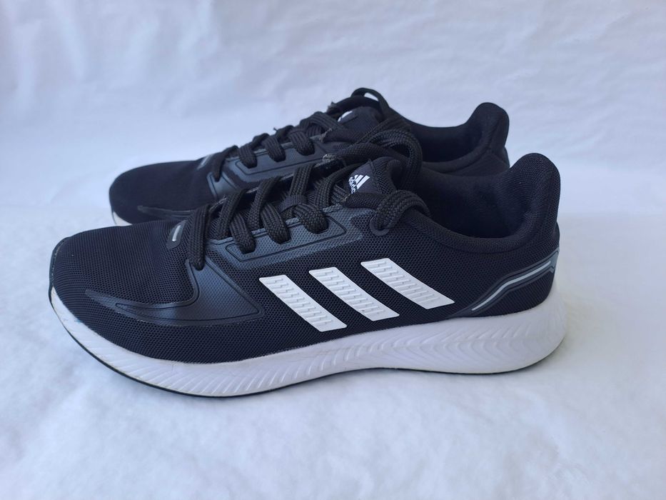 Продавам маратонки Адидас Adidas