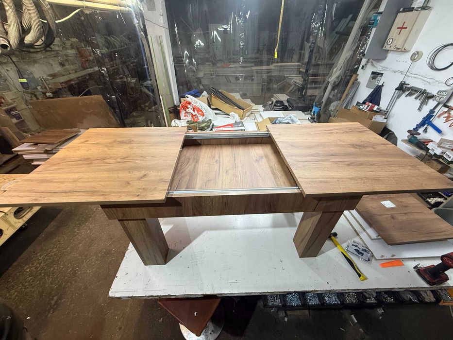 Холна разтегателна маса