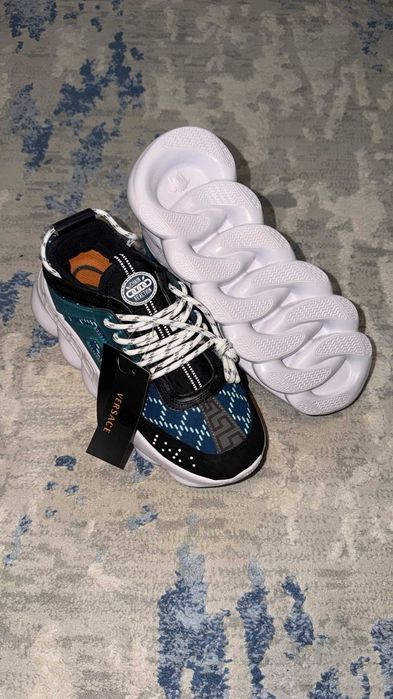 41 ULTIMA PERECHE Versace Chain Reaction Blue