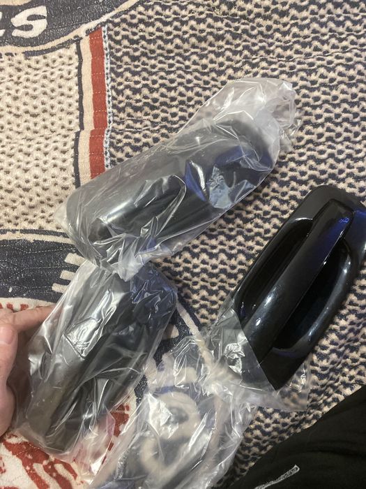 Продам Ручки от приоры 3 шт