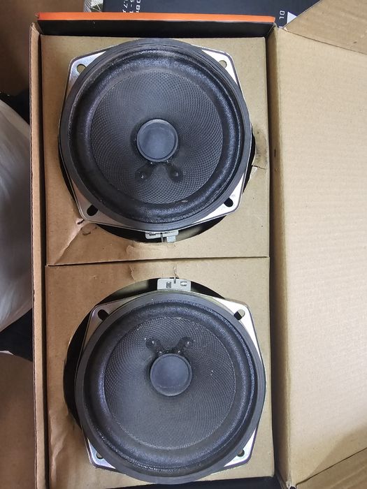 Продаются колонки и планшет для авто