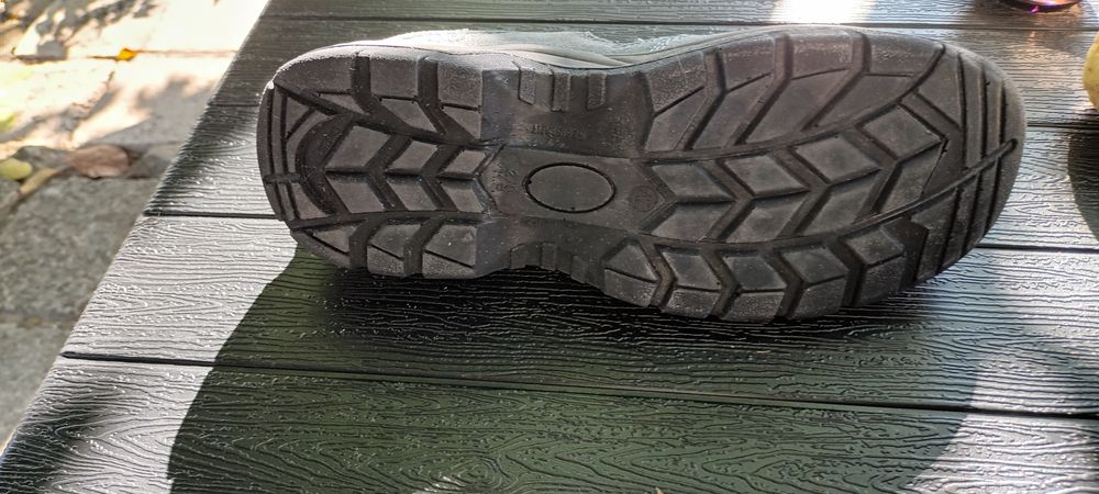 Сиви работни обувки от естествен велур