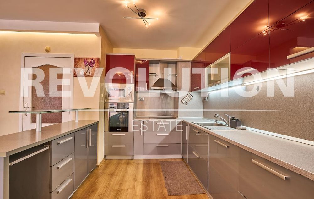 Дава се под наем Четиристаен апартамент в Пловдив, Кършияка - 145 кв.м за 700 € - Снимка #1