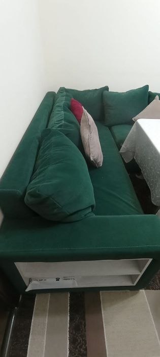 1 ta Kotta stol 12 kichkina stul va qoshimchasiga Divan yostiqchalari