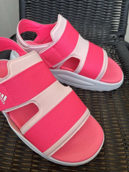 Страхотни Сандали Adidas