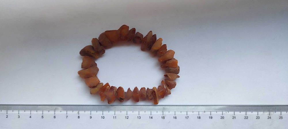 Браслет с натуральным необработанным ЯНТАР ём