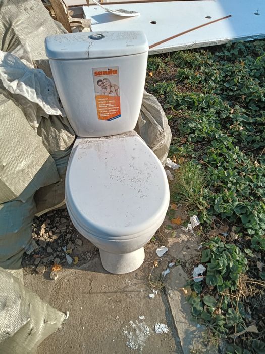 Продам  б/у унитаз