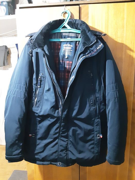 Продам куртки новые