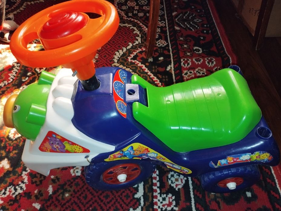 Уинчок арслон ва мошинча бирга. Холати яхши