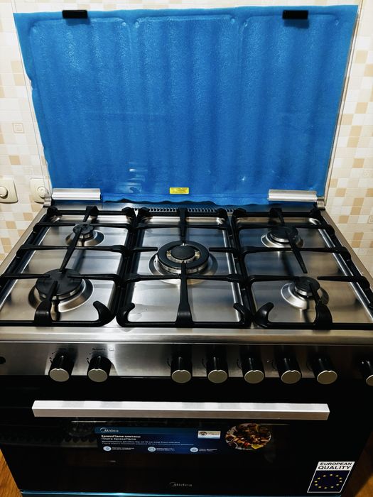 Продаётся газовая плита Midea